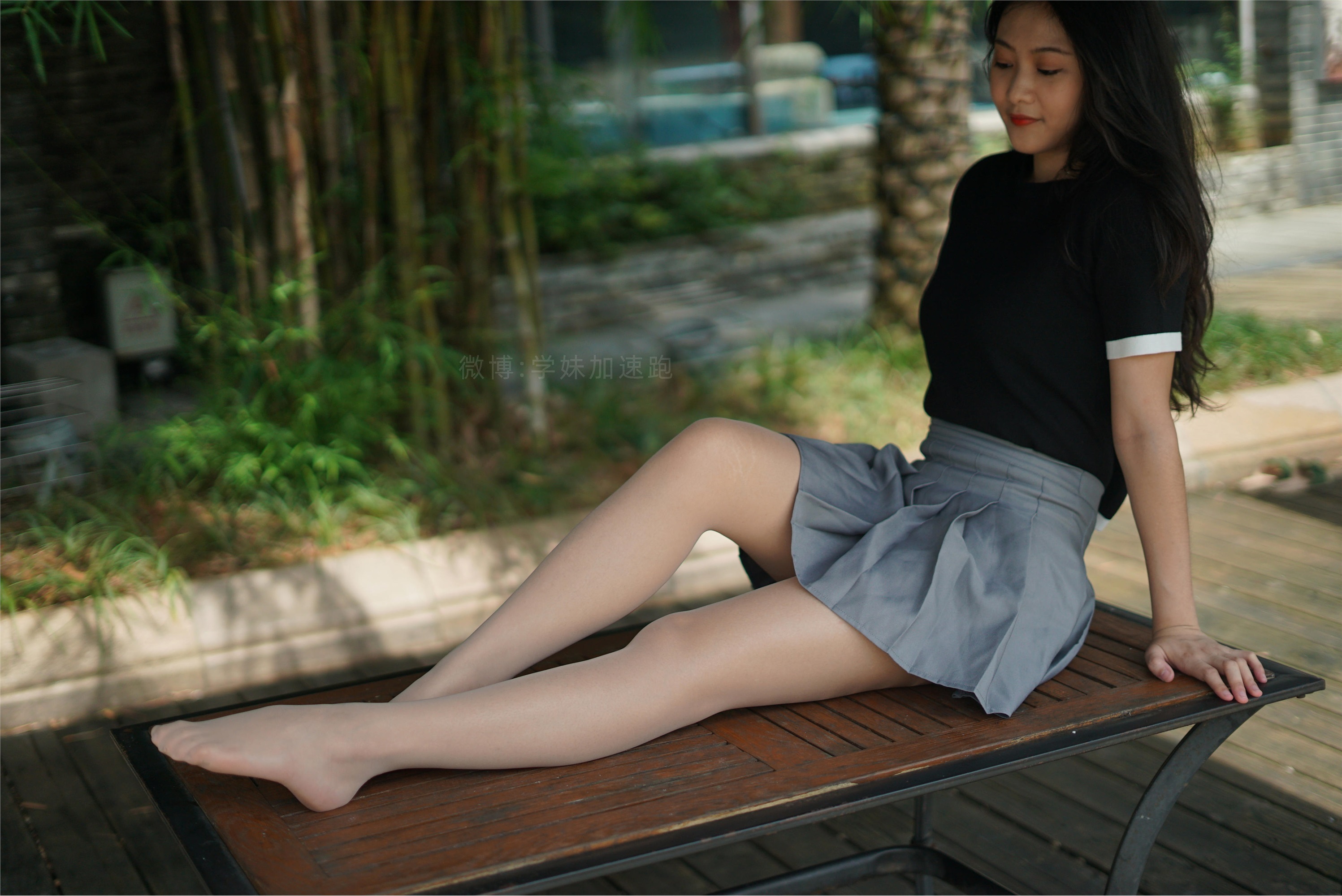 学妹加速跑 XM077《桌上起舞的彤彤》